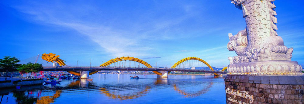 Dragon Fire Breathing Bridge (Cầu Rồng Đà Nẵng), Danang (Đà Nẵng), Vietnam (Việt Nam)