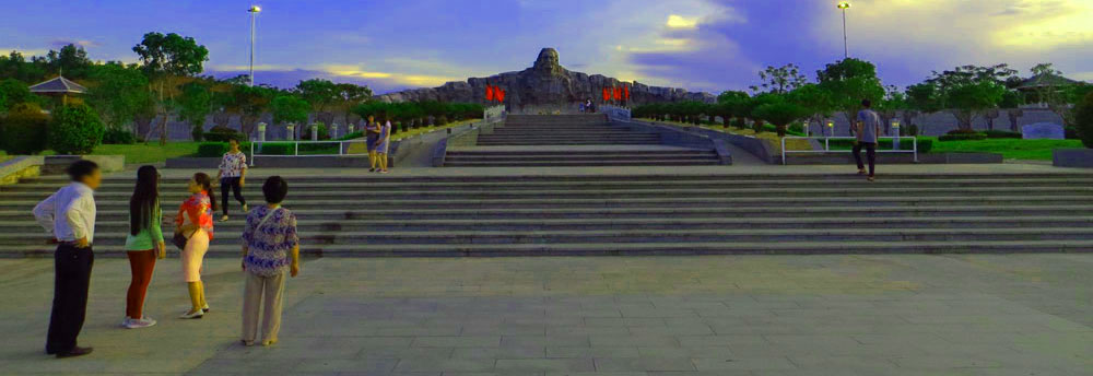 Vietnamese Heroic Mother Monument (Tượng Đài Mẹ Việt Nam Anh Hùng Nguyễn Thị Thứ), Tam Ky, Vietnam