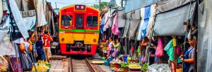 Mae Klong Railway Market (Hoop Rom Market)