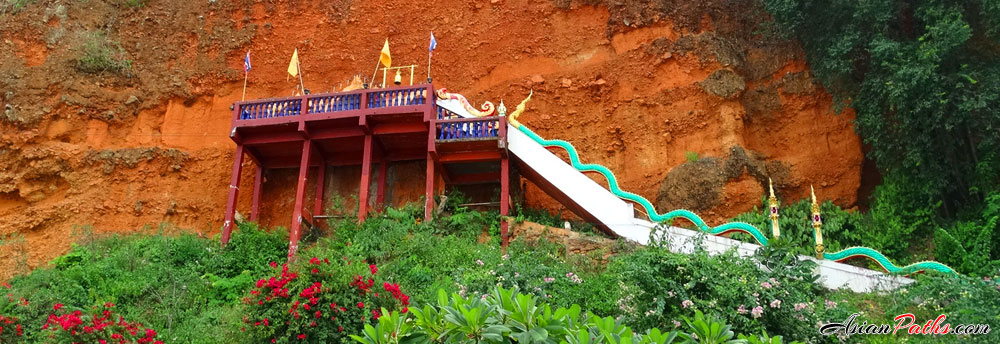Pha Sam Ngao | Cliff | Three Deep Holes | Gilded Buddha Image | Tak